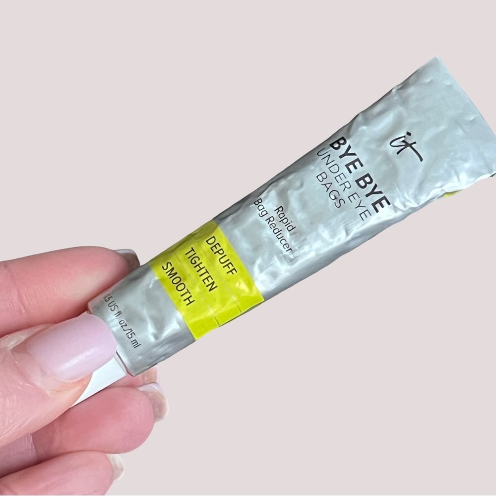 IT Cosmetics Bye Bye Under Eye Bags Cream - Silver and Yellow - Picture 7 of 10